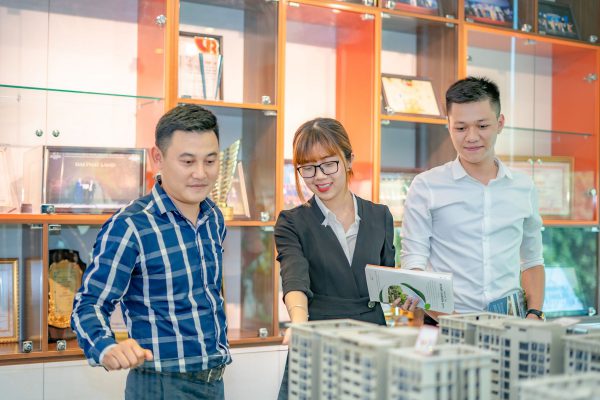 3 khachhang1